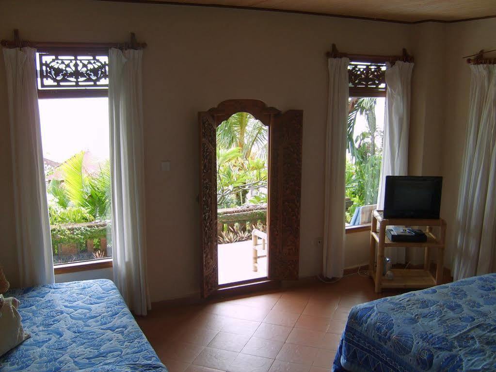 Bayu Cottages Hotel & Restaurant Amed  Exterior photo